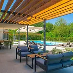 Modern Pinca With Pool&grill In Vizinada *