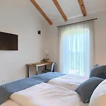 Villa Modern Pinca With Pool&grill In Vizinada