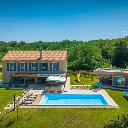 Modern Pinca With Pool And Grill In Vizinada Villa