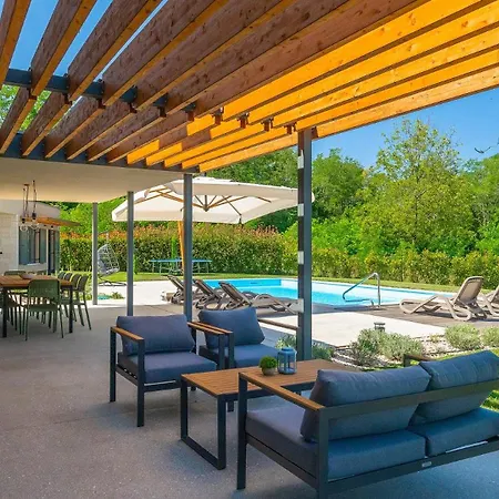 Modern Pinca With Pool And Grill In Vizinada *
